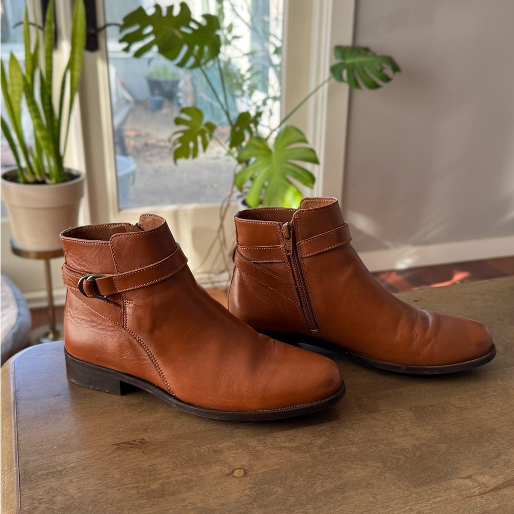 Minelli Tan Leather Buckle Boots